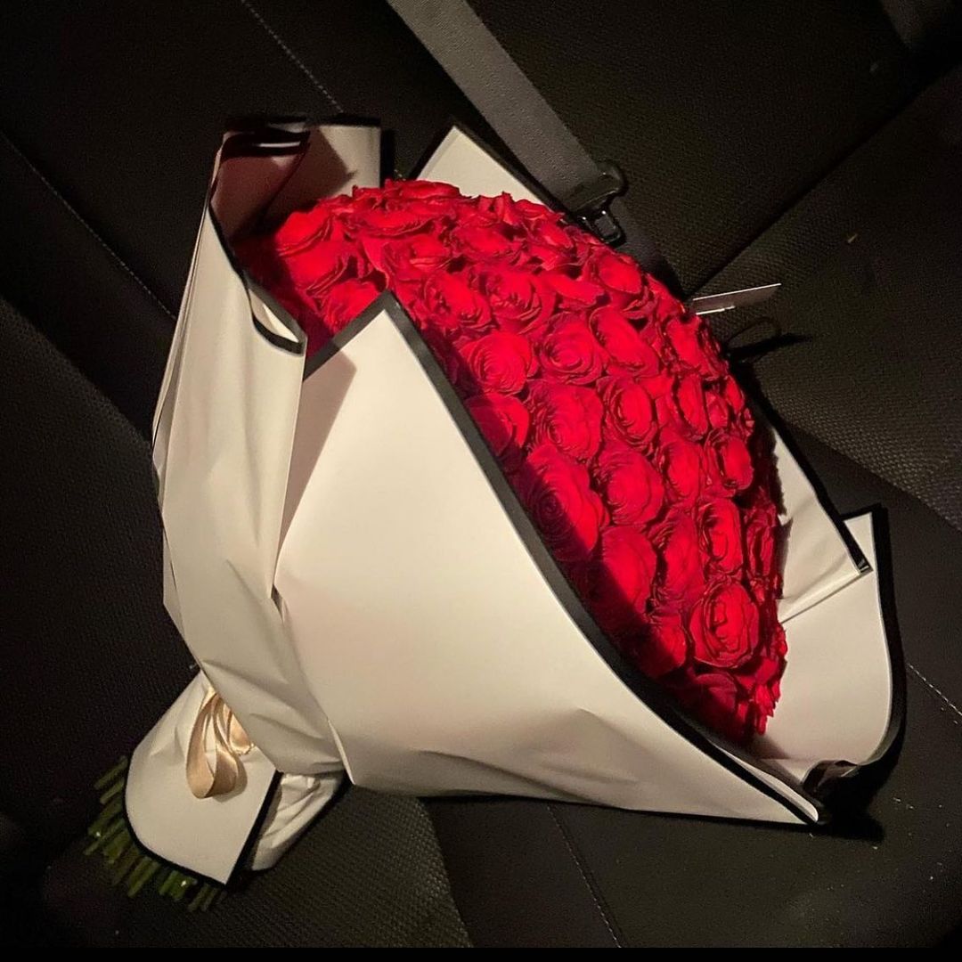 50 STEMS SPECIAL Flower Hut & Gifts Shop